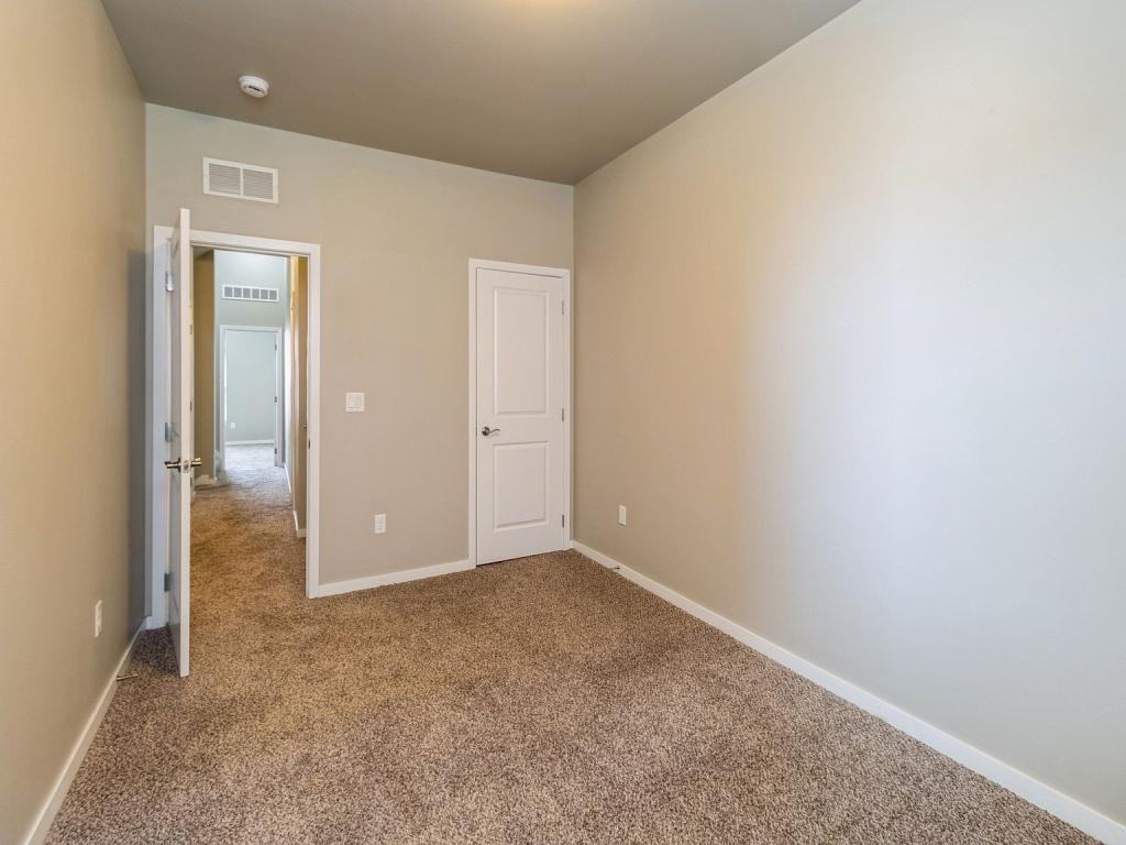 320 Sw 7th St - Photo 6 of 29