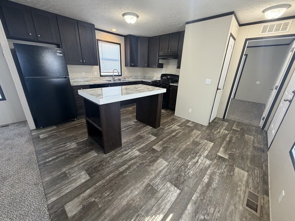 38070 Versailles St #66 - Photo 5 of 24