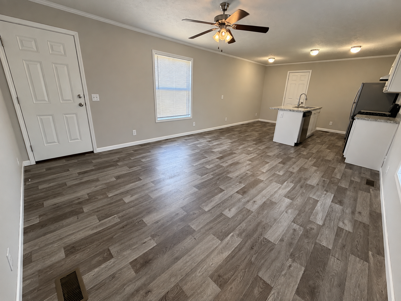 16119 Normandy St #102 - Photo 6 of 24