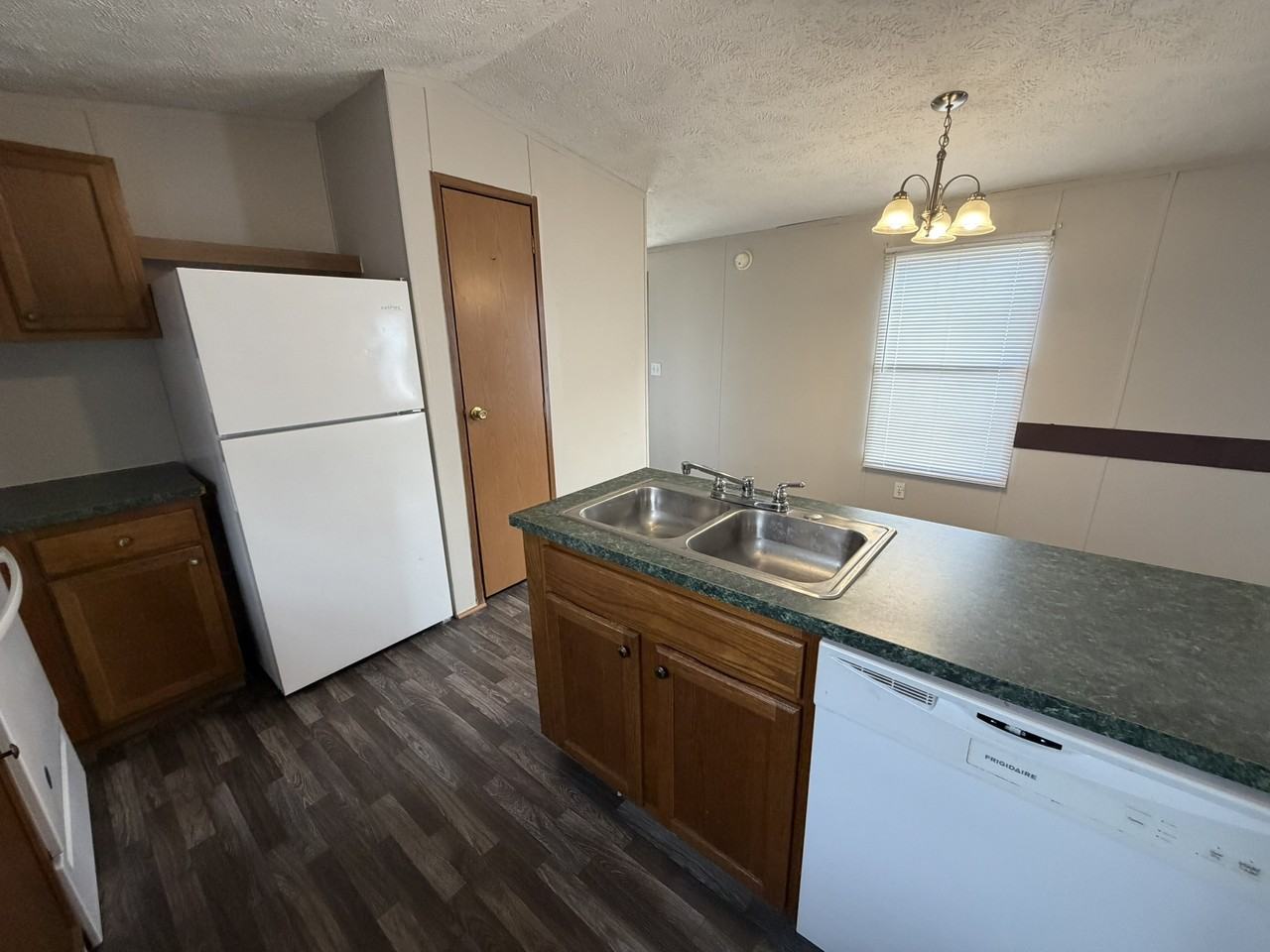 2142 Pacific Dr #21B - Photo 7 of 27