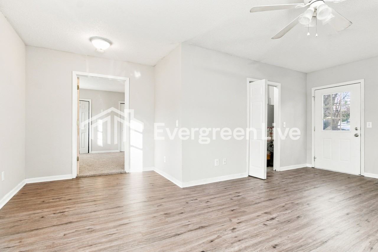 200 Redwood Ct - Photo 4 of 15