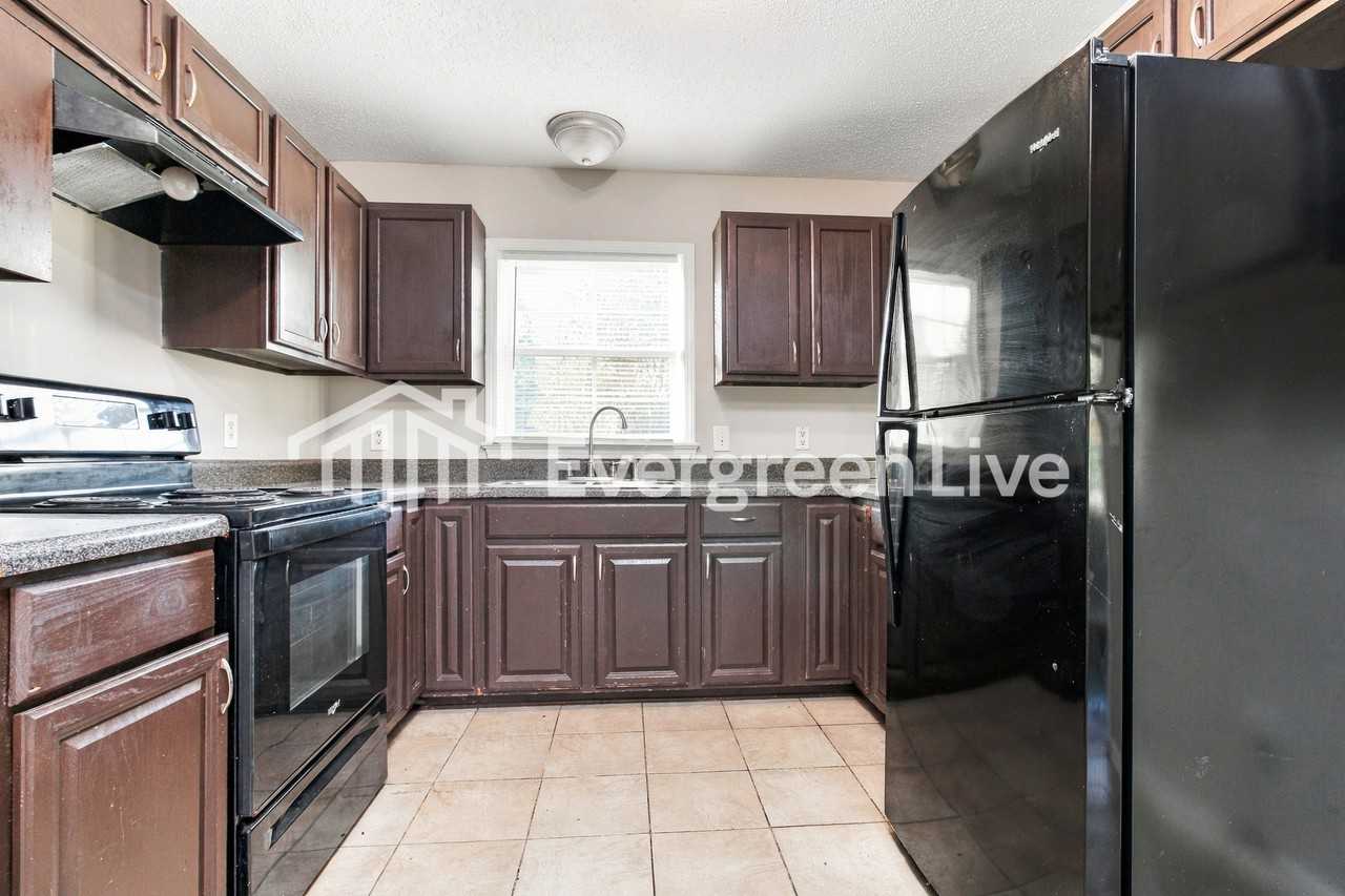 200 Redwood Ct - Photo 5 of 15