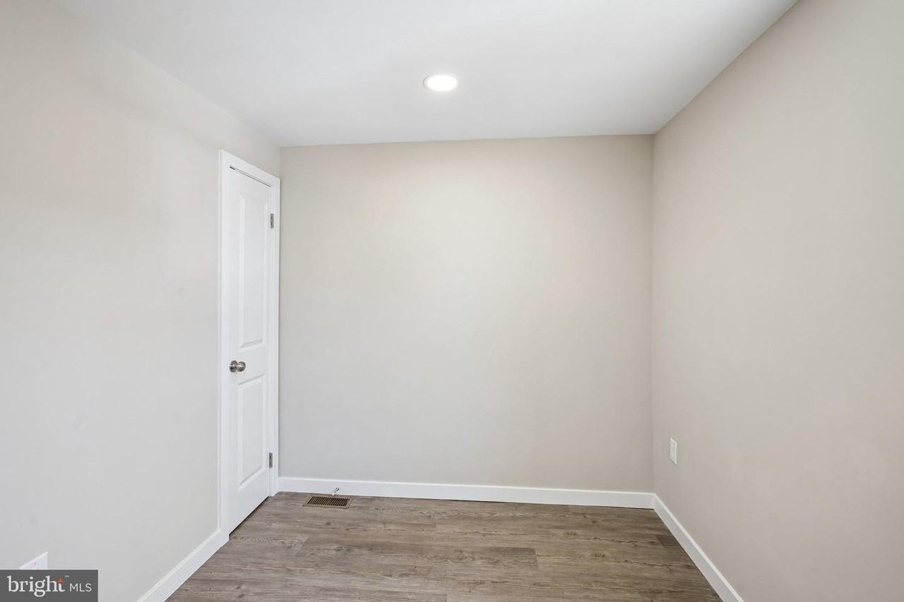 518 Greenwich St - Photo 4 of 20