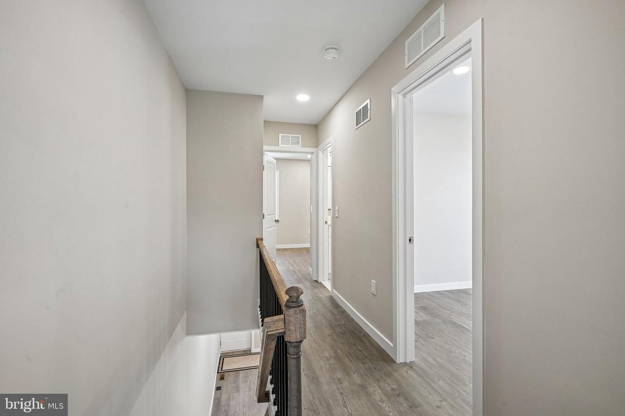 518 Greenwich St - Photo 6 of 20