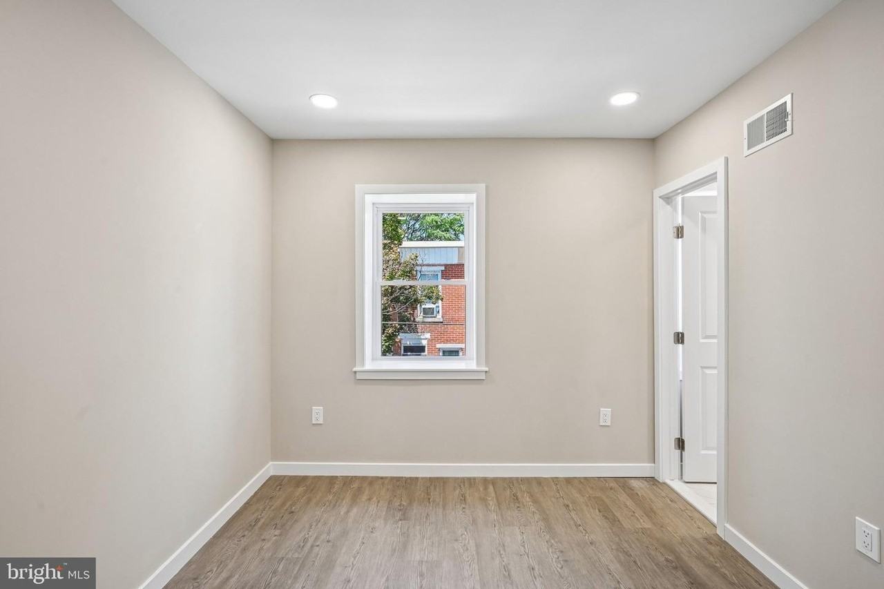 518 Greenwich St - Photo 7 of 20