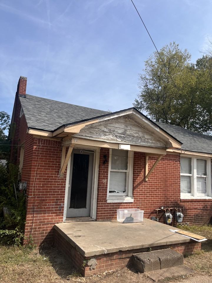 1706 S 12th St #A - Photo 2 of 3