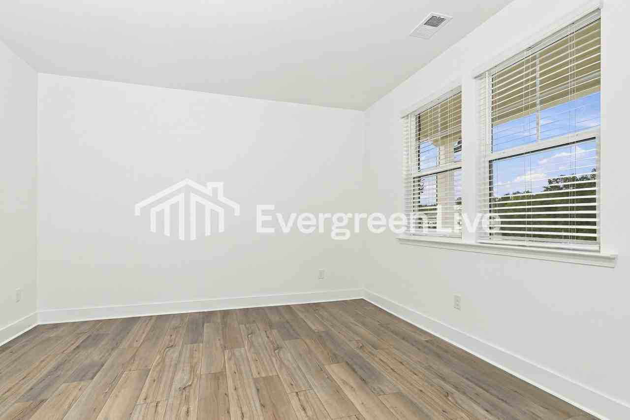 445 Panther Creek Ln - Photo 5 of 12