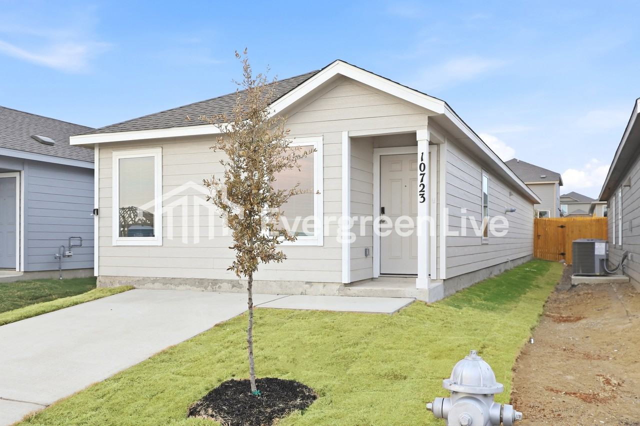 Minuet Ln - Photo 2 of 15