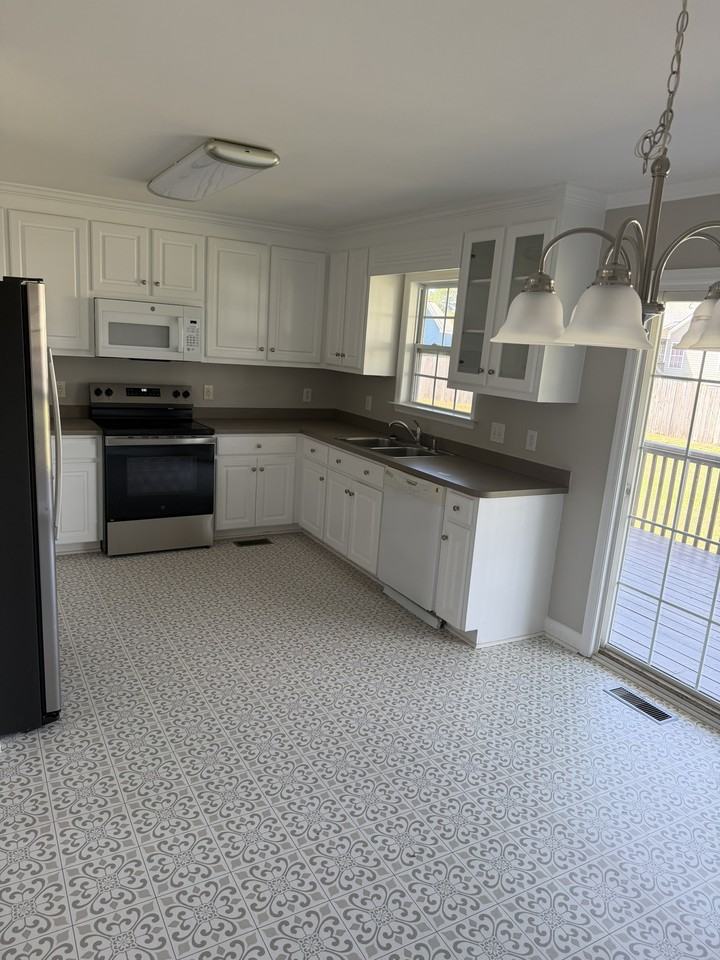 106 Kestrel Court - Photo 3 of 9