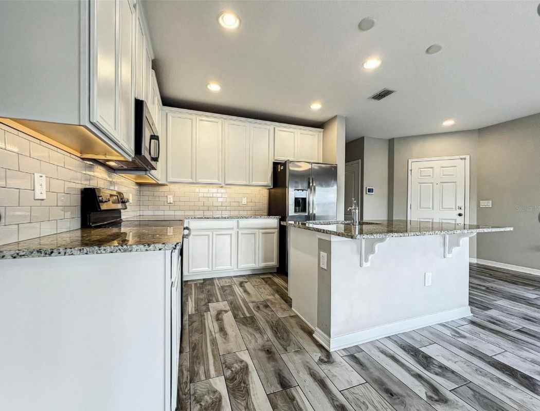1385 Flowing Tide Dr - Photo 3 of 18