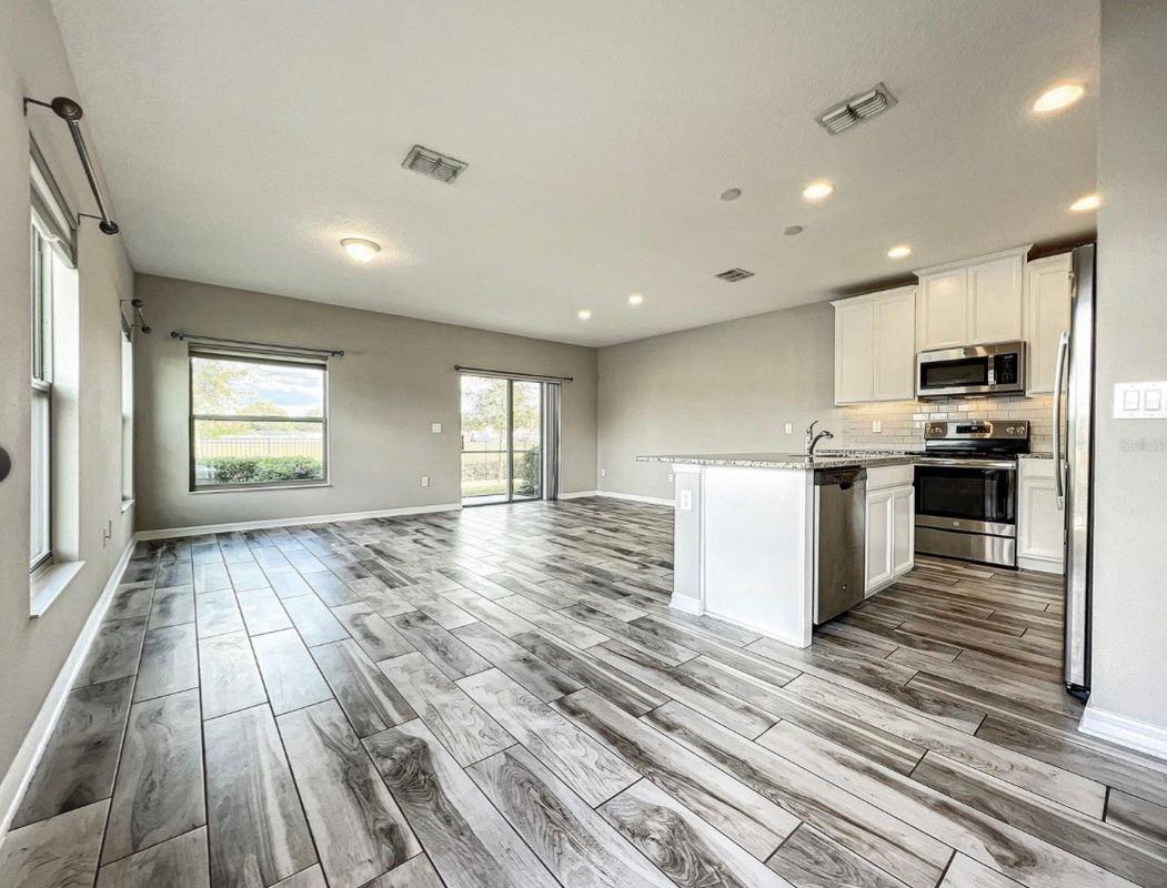 1385 Flowing Tide Dr - Photo 5 of 18