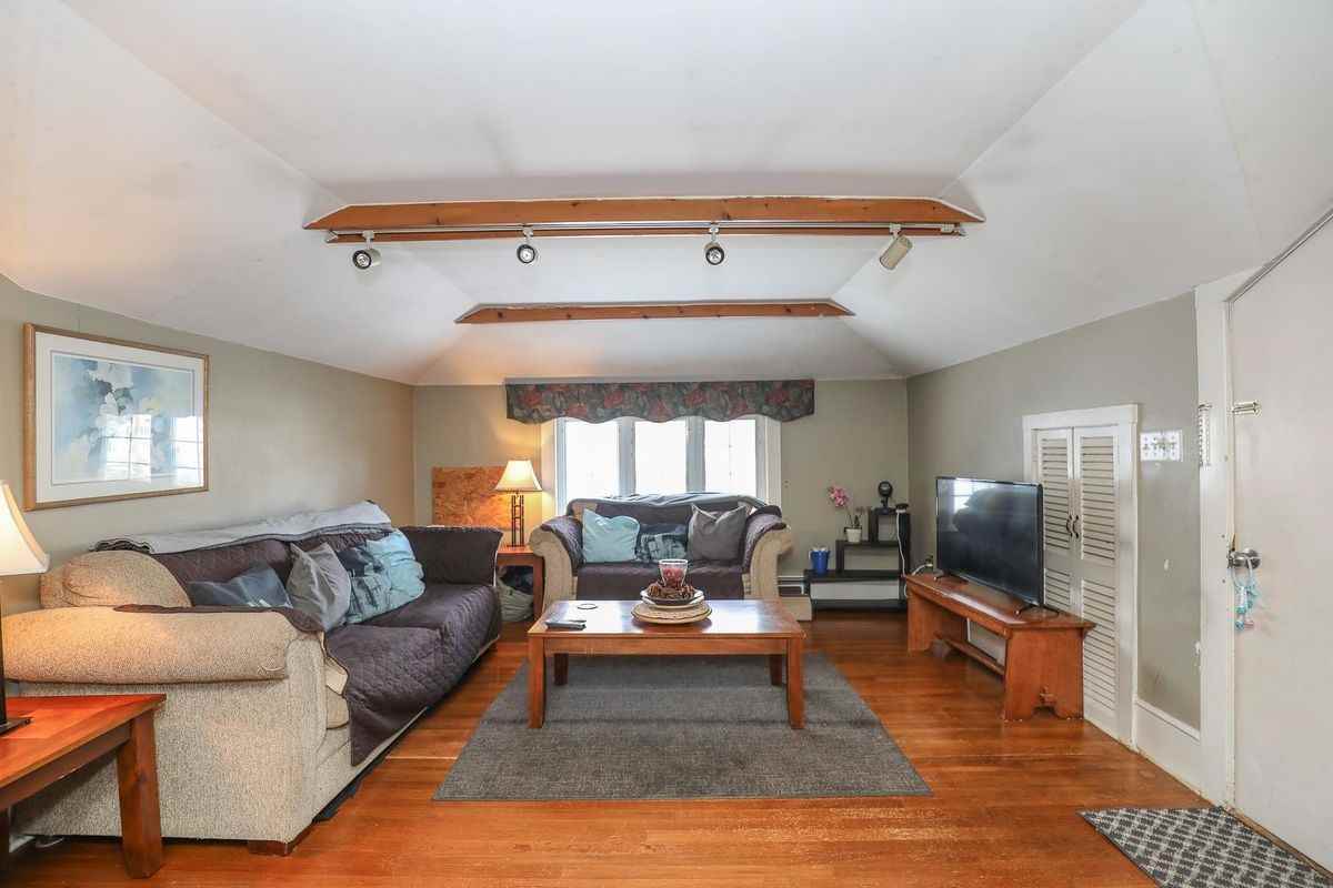 430 Boynton St - Photo 2 of 19
