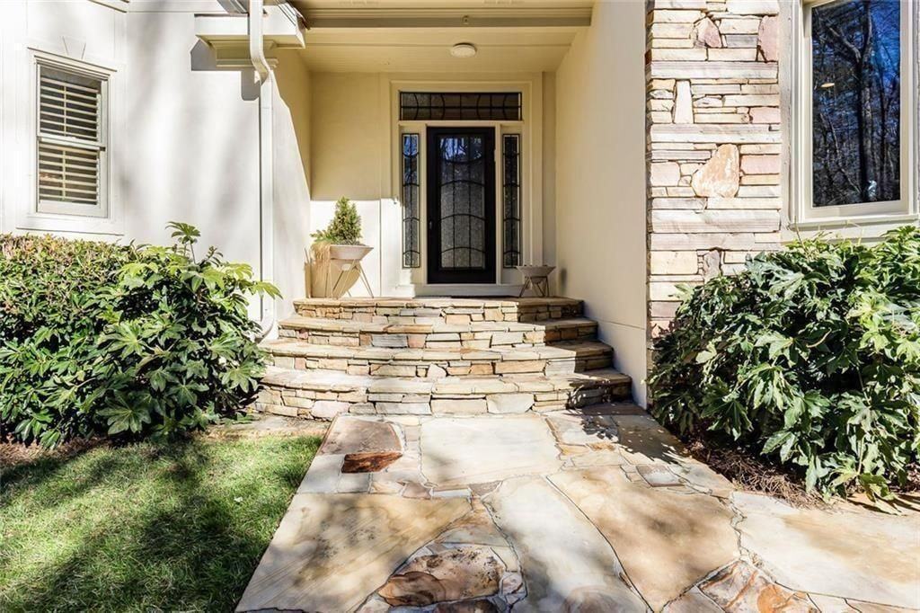 325 Riverhall Ct - Photo 2 of 50