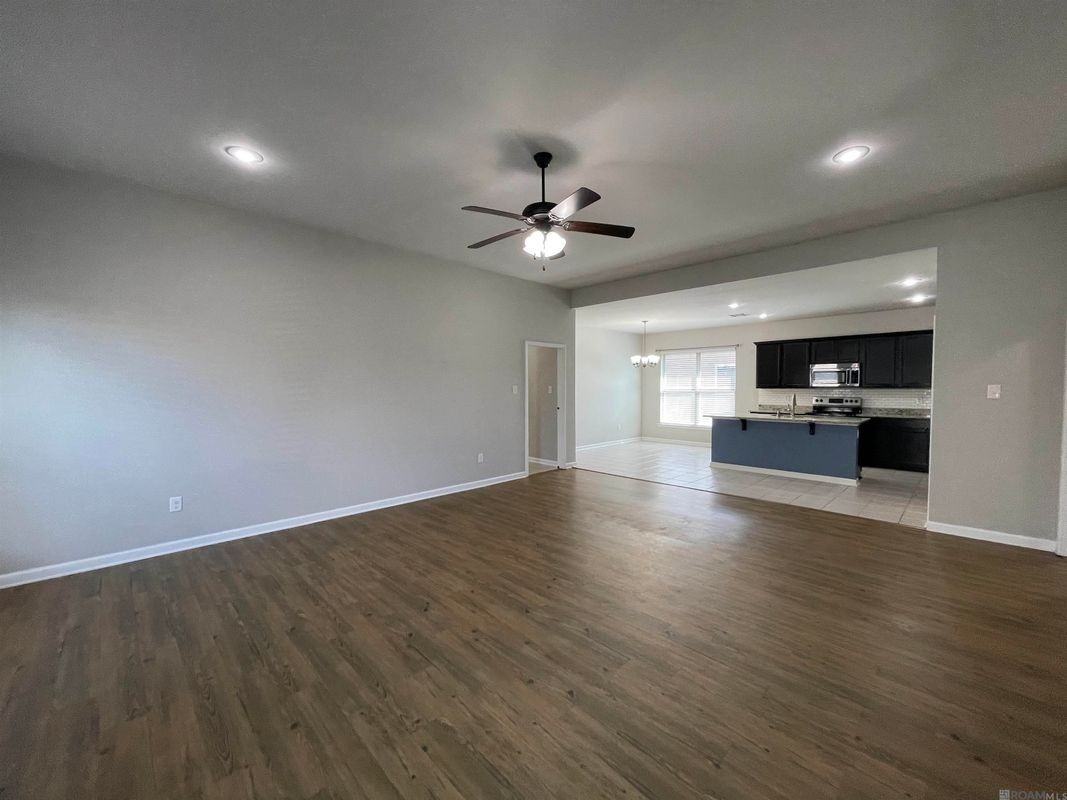 42568 Baystone Ave - Photo 4 of 38
