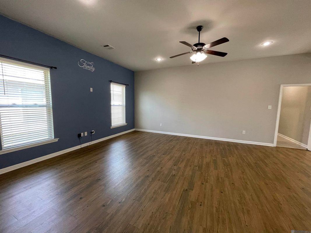 42568 Baystone Ave - Photo 5 of 38