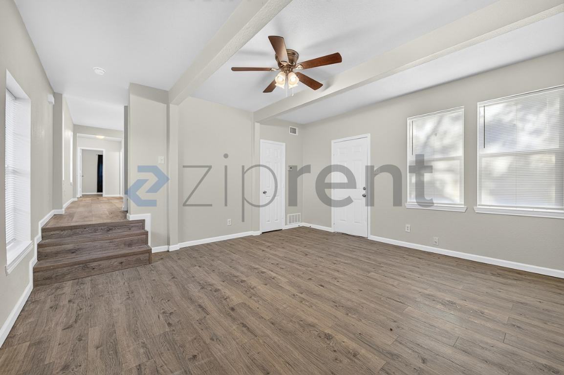 2600 Harwood St - Photo 4 of 25