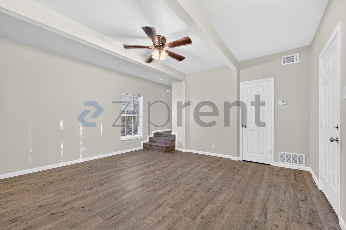 2600 Harwood St - Photo 5 of 25