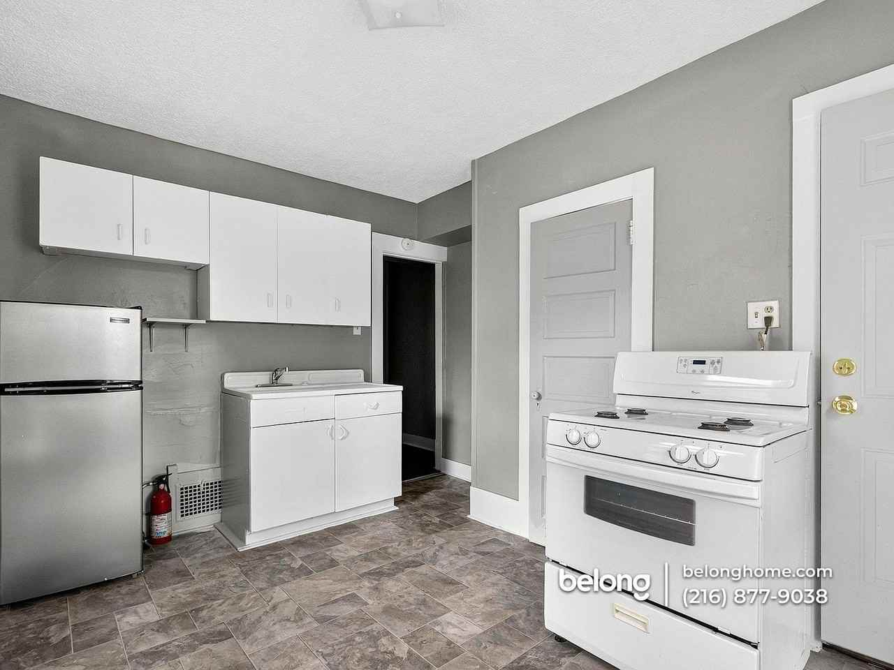 93 Oakdale Ave #4 - Photo 2 of 6