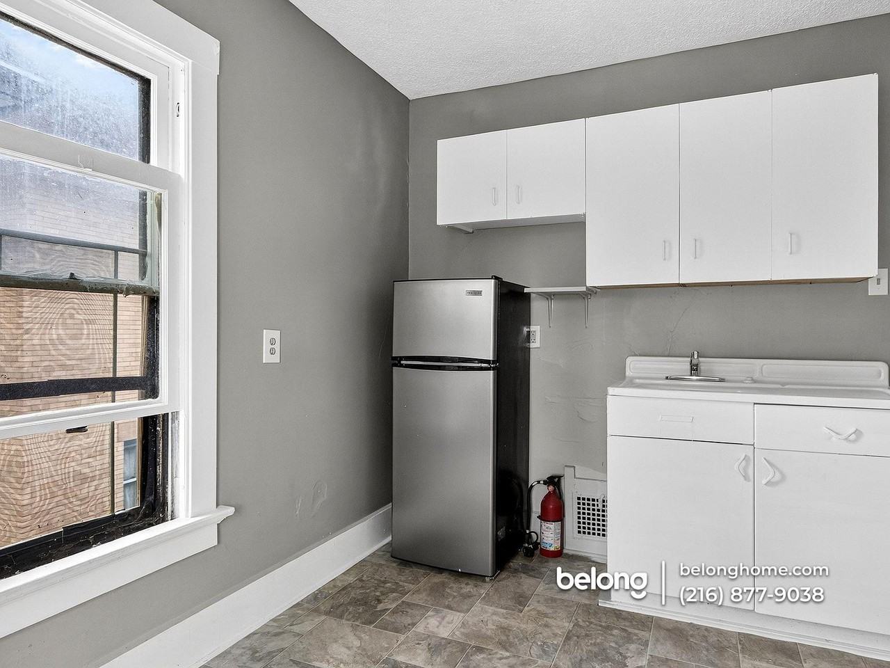 93 Oakdale Ave #4 - Photo 3 of 6