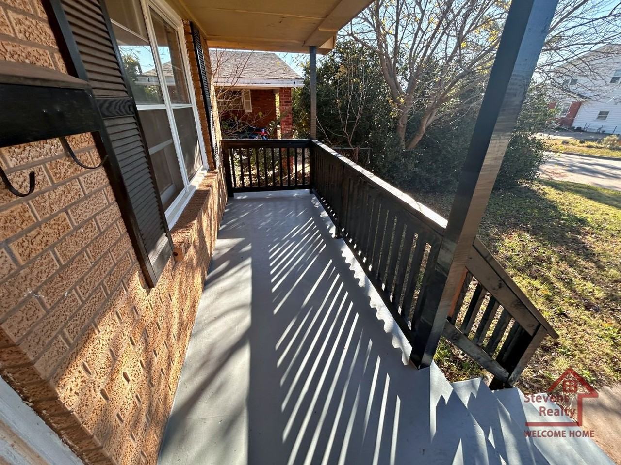 2811 Nw 21st Pl - Photo 2 of 23