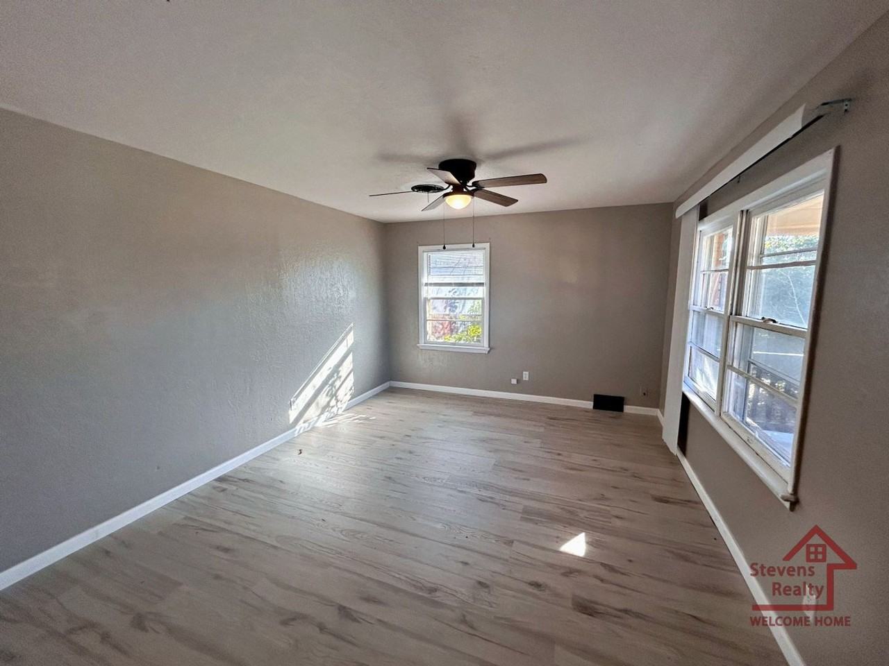 2811 Nw 21st Pl - Photo 4 of 23