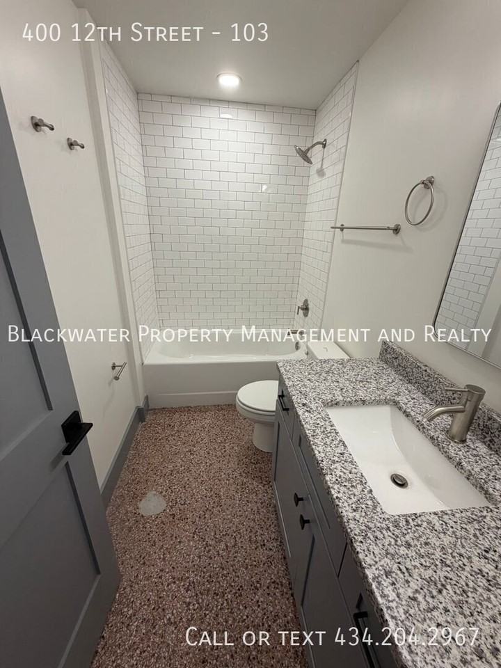 400 12th St #103 - Photo 3 of 11