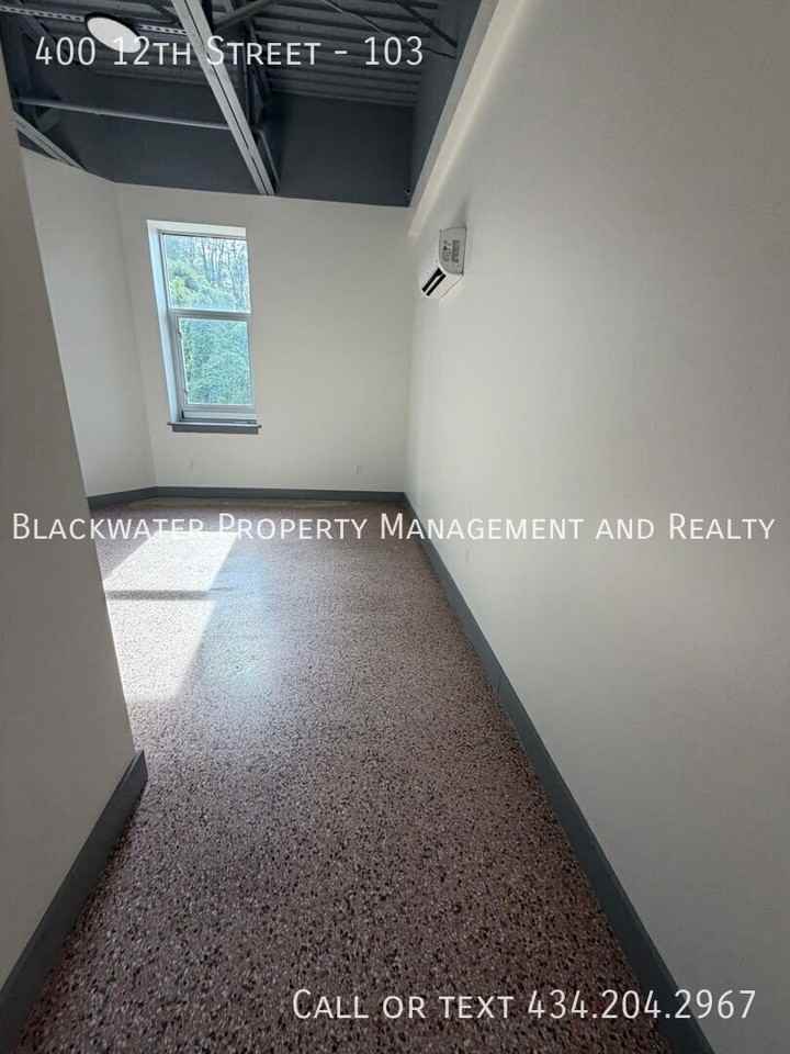 400 12th St #103 - Photo 4 of 11