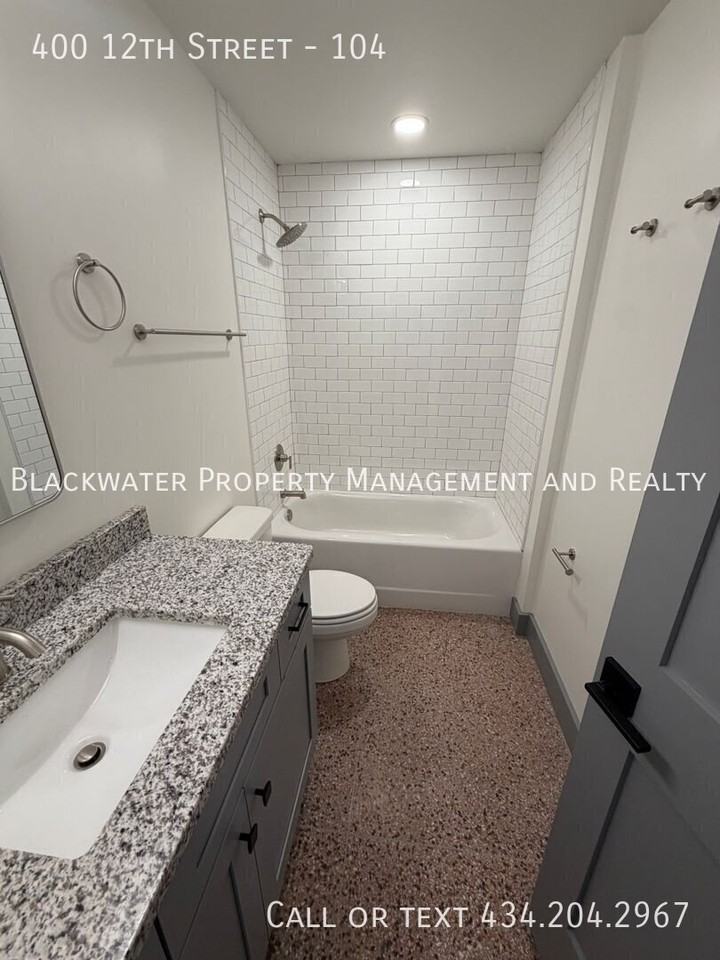 400 12th St #104 - Photo 3 of 12