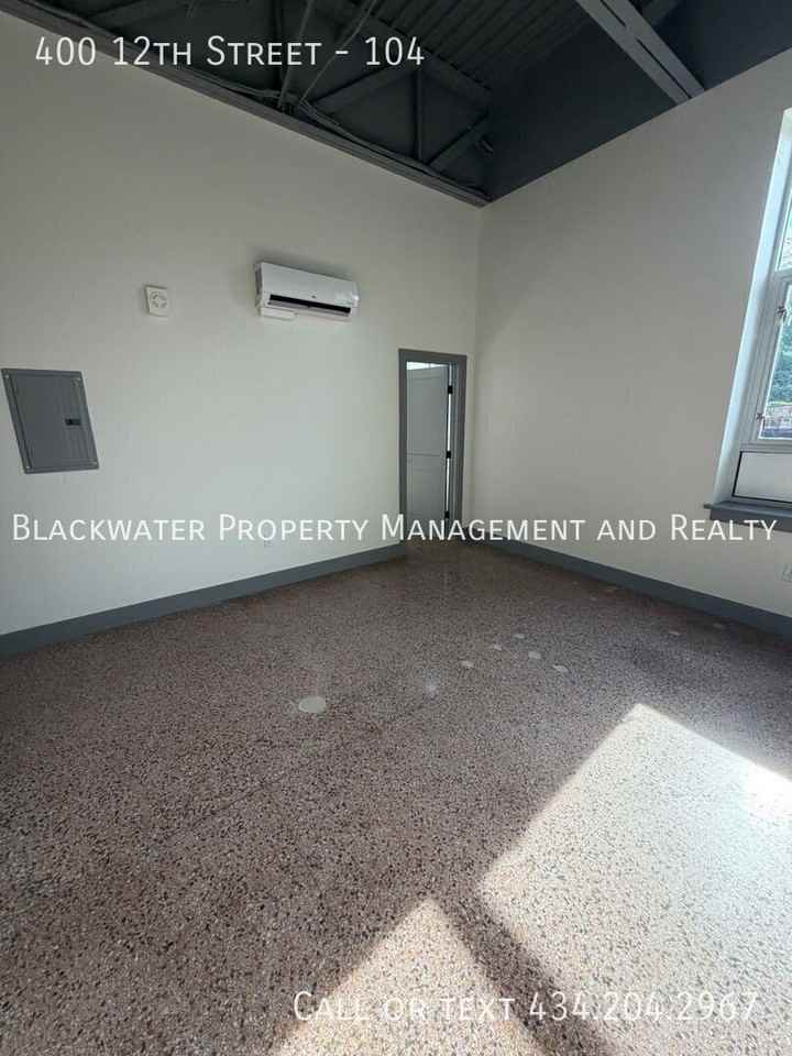 400 12th St #104 - Photo 7 of 12