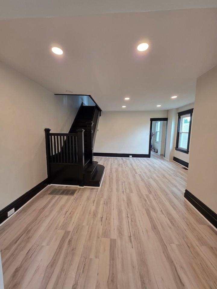 503 S 32nd St - Photo 2 of 16