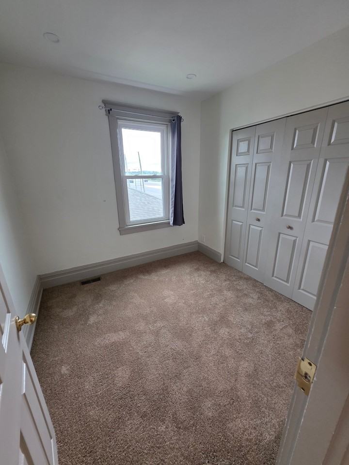 503 S 32nd St - Photo 7 of 16
