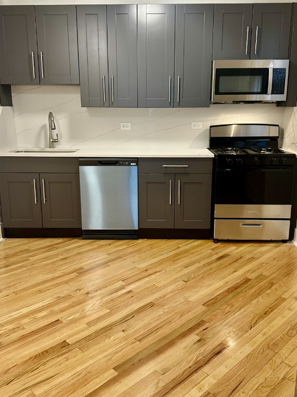 5033 N Harding Ave #2W - Photo 2 of 12