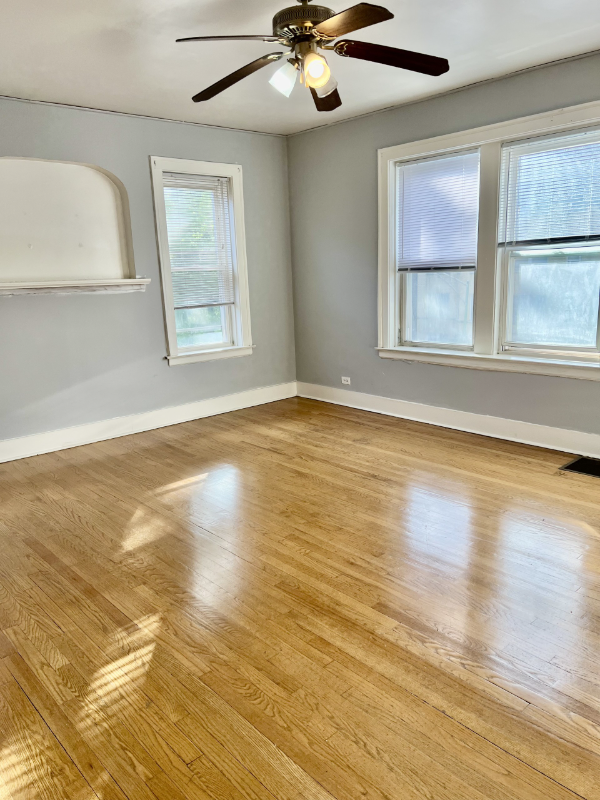 5033 N Harding Ave #2W - Photo 6 of 12