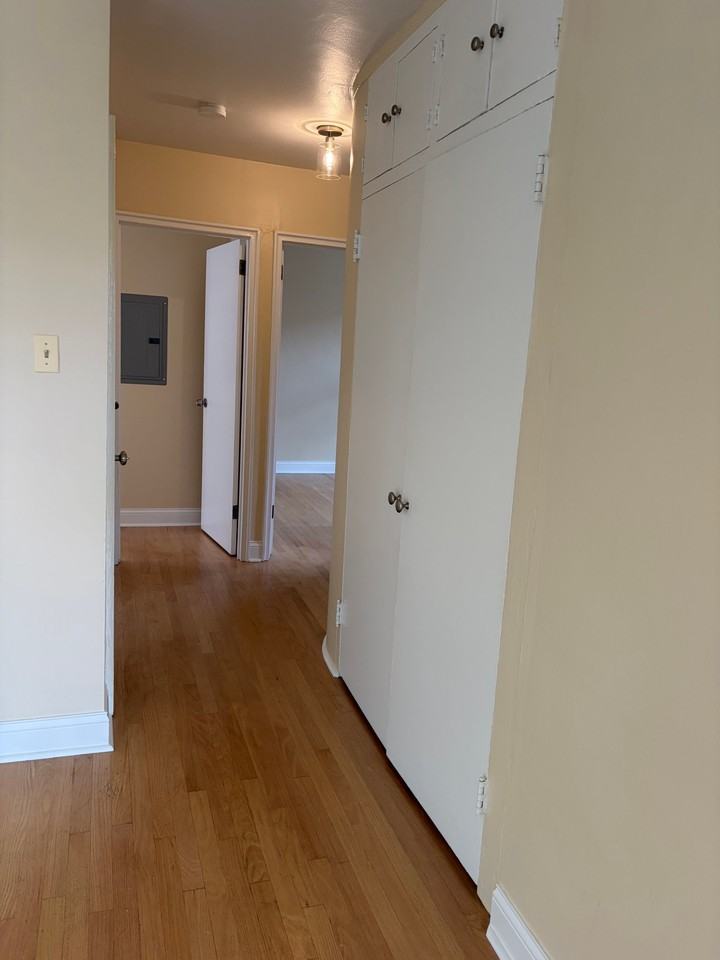 6220 N Whipple St #2 - Photo 5 of 17