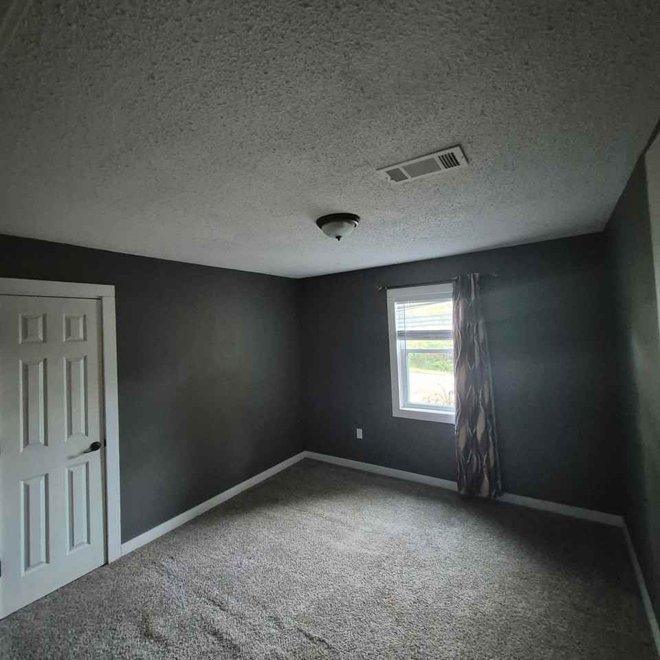 285 School Rd - Photo 4 of 13