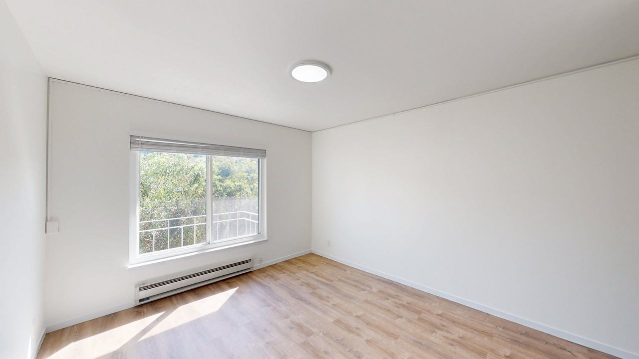 2640 Greenwich St #404 - Photo 4 of 10