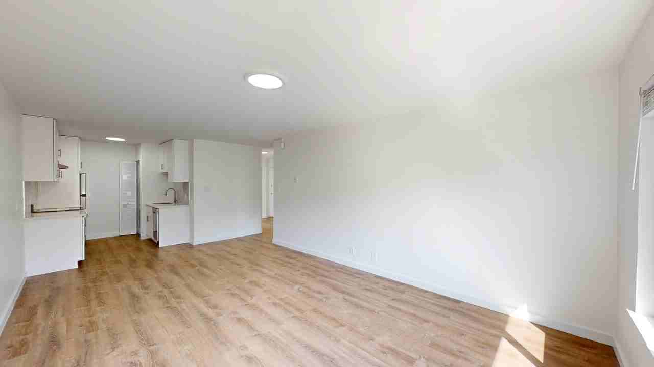 2640 Greenwich St #404 - Photo 7 of 10