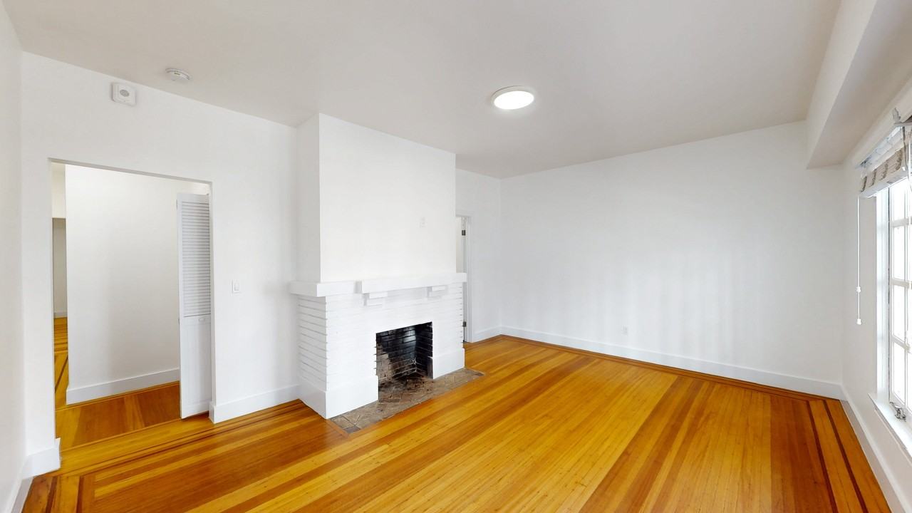 1433 Clay St #6 - Photo 4 of 8