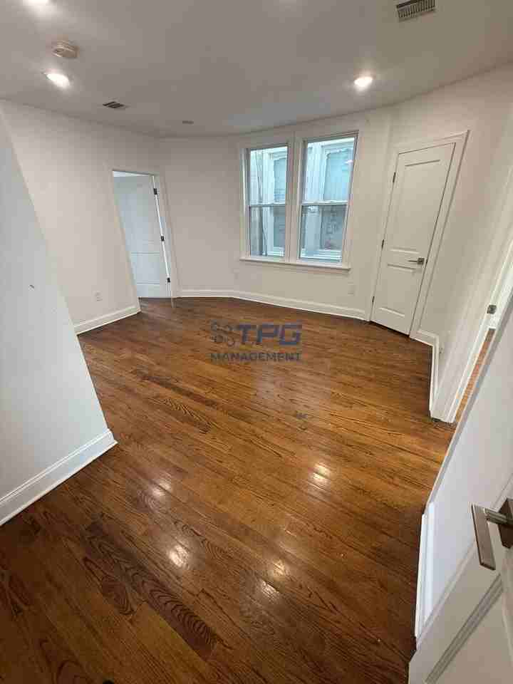 438 63rd St #2 - Photo 3 of 18