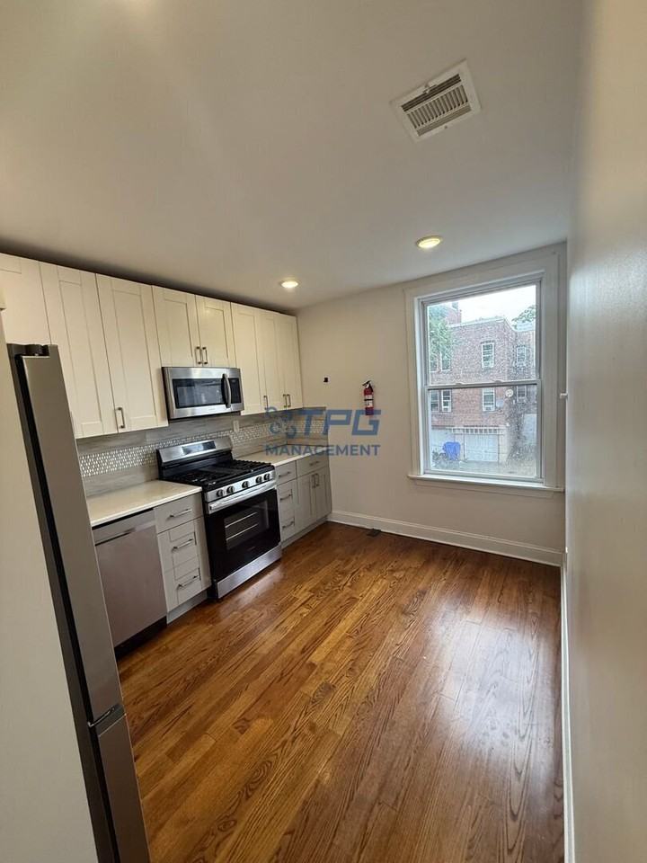 438 63rd St #2 - Photo 5 of 18