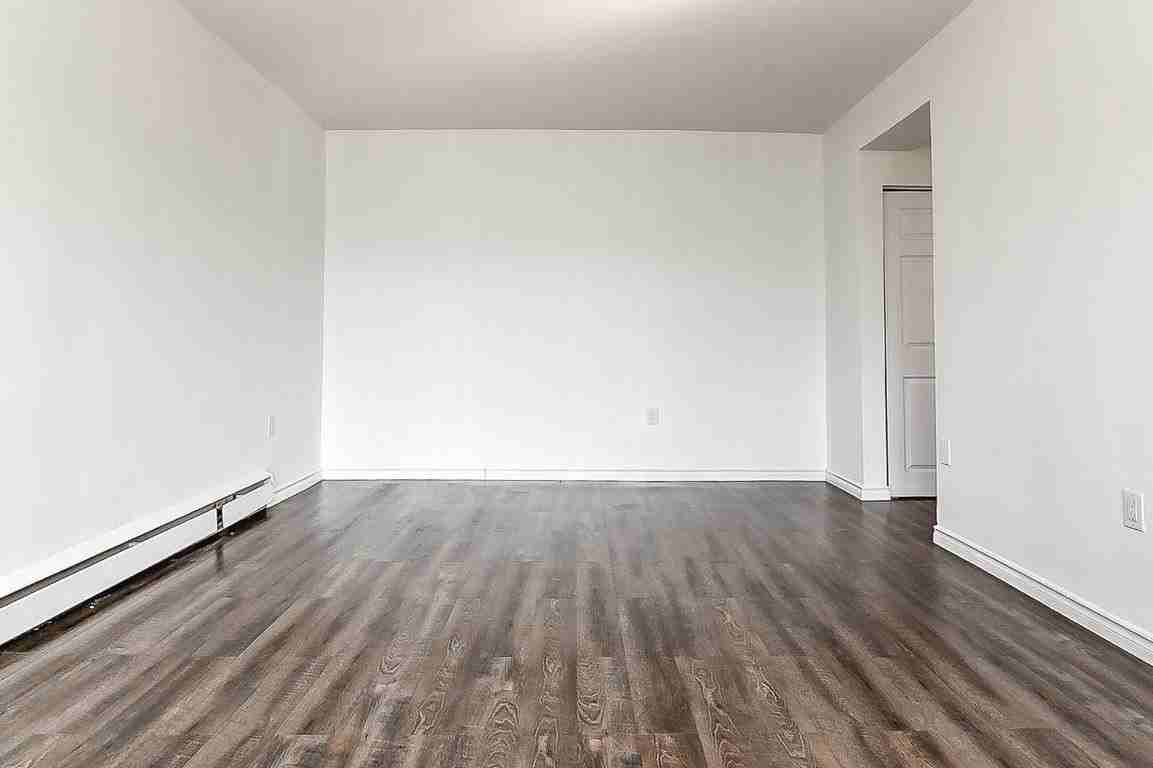 Granite Towers Apartments - Photo 6 of 13