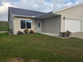112 Vine St - Photo 1 of 1