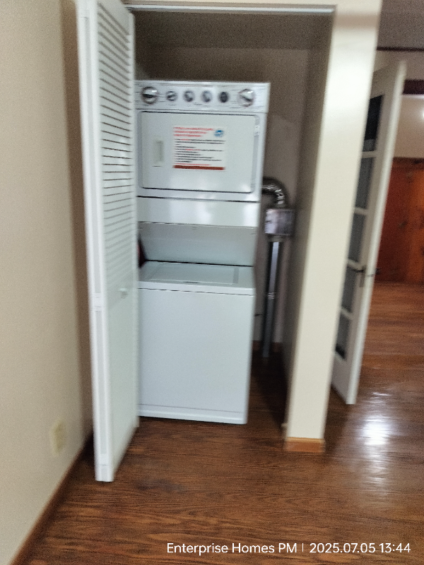 424B Dodge St - Photo 3 of 17