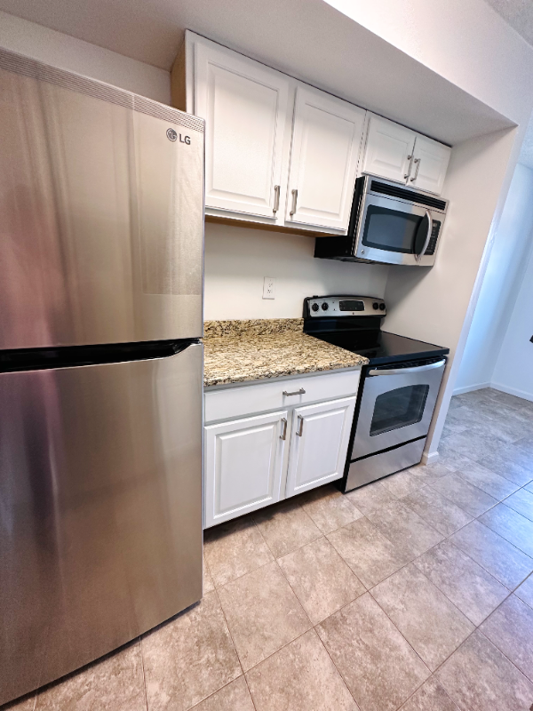 1806 Valley Dr - Photo 4 of 20