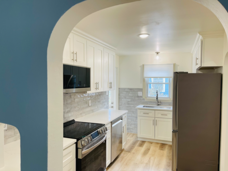322 Scott Ave - Photo 3 of 25