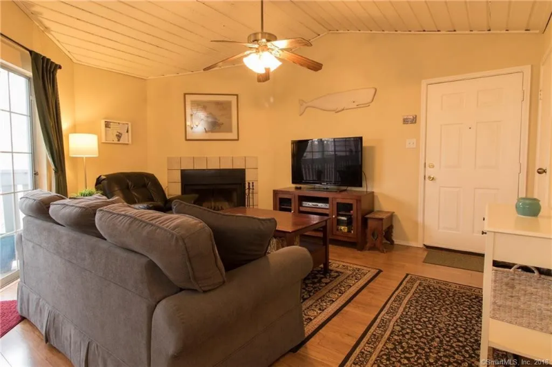 57 Crown Knoll Ct #76 - Photo 2 of 9