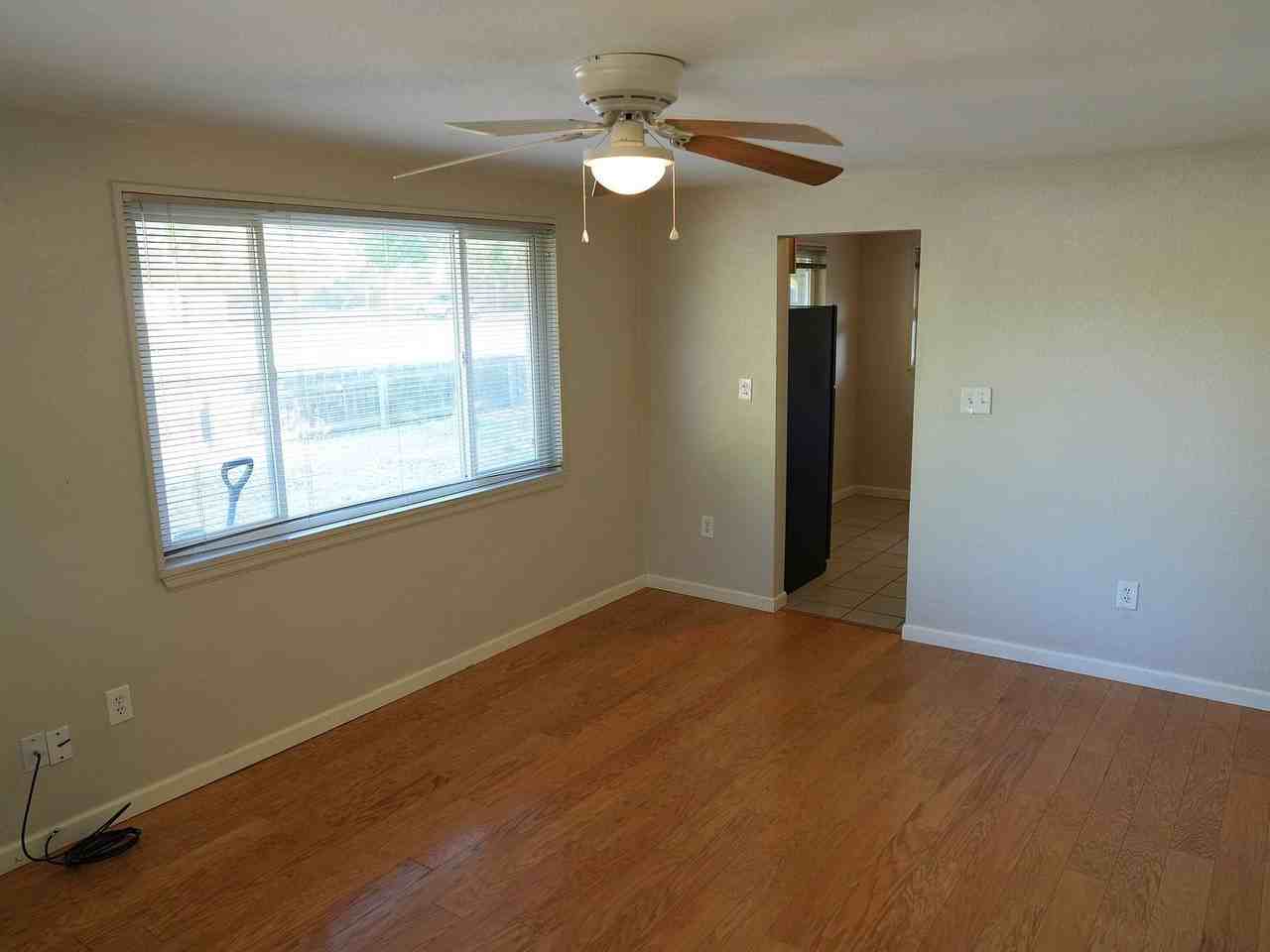 3513 N Columbine St - Photo 2 of 14