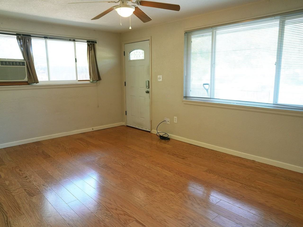 3513 N Columbine St - Photo 3 of 14