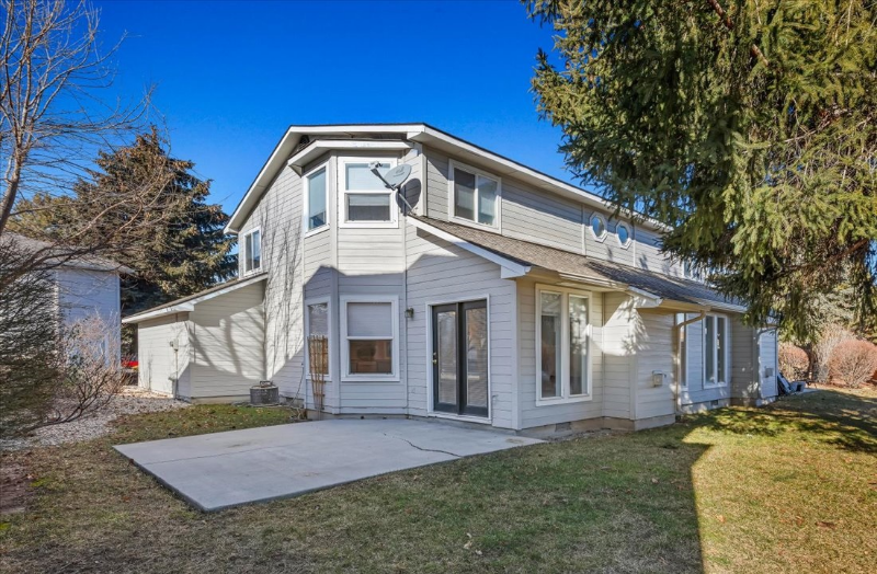 7826 W Holt Ct - Photo 4 of 25