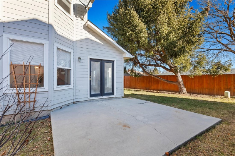 7826 W Holt Ct - Photo 5 of 25
